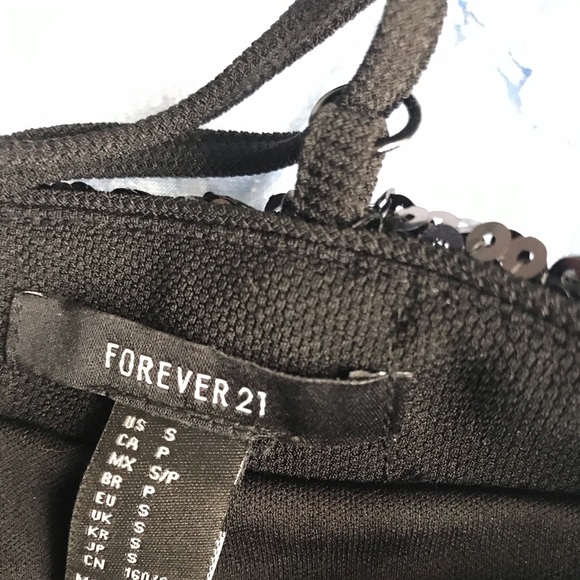 Black forever 21 romper - Picture 3 of 5